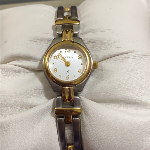 F2 Fossil watch main image 12